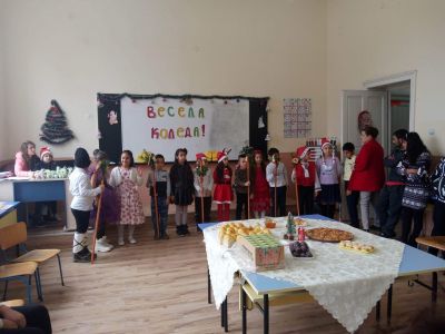 Коледно настроение във втори клас - ОУ Васил Левски - Долни Луковит