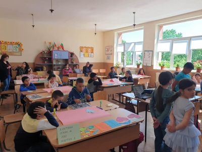  "Връстници обучават връстници"  - ОУ Васил Левски - Долни Луковит