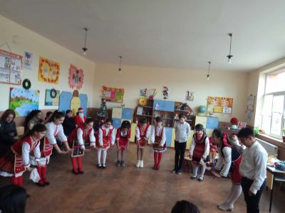 Коледна програма на 4 клас - ОУ Васил Левски - Долни Луковит