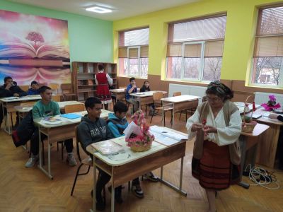 Празнично настроение - 1 март - ОУ Васил Левски - Долни Луковит