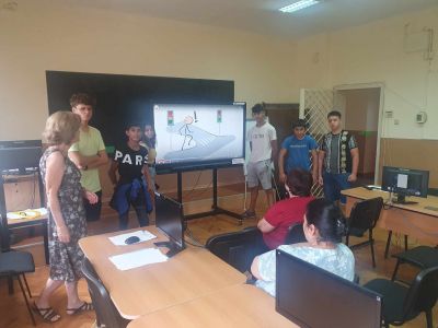 По повод 29ти юни - Национален ден на безопасността на движението по пътищата, ученици от 7 клас гледаха презентация и беседваха по темата. - ОУ Васил Левски - Долни Луковит