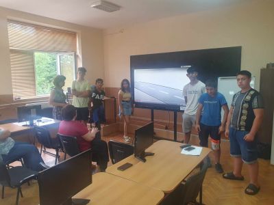 По повод 29ти юни - Национален ден на безопасността на движението по пътищата, ученици от 7 клас гледаха презентация и беседваха по темата. - ОУ Васил Левски - Долни Луковит