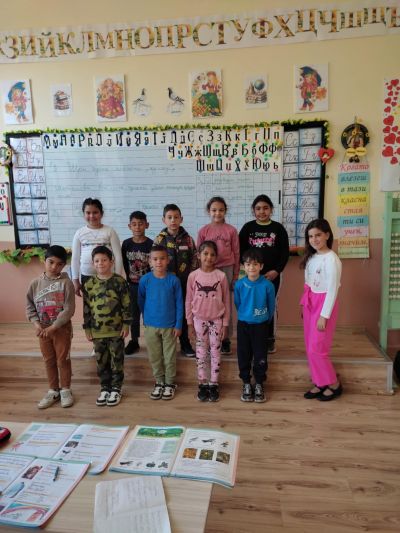 По идея на Ученическия Училищен съвет в ОУ ,,В. Левски" се проведе ученическо самоуправление. Основната идея е да се даде възможност на учениците сами да организират живота си в училище и да бъдат част от неговото управление. - ОУ Васил Левски - Долни Луковит