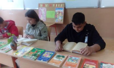 Във връзка с кампанията " Походът на книгите" учениците от 7 клас четоха забавни приказки и басни на третокласниците.???????????? - ОУ Васил Левски - Долни Луковит